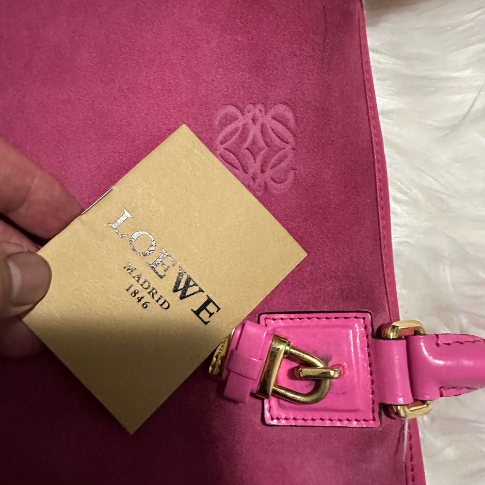 Loewe in Elegant Fuchsia Pink Suede and Leather Women's Handbag Limited Edition - Picture 15 of 15
